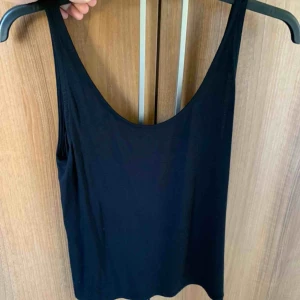  - U-ringat linne! Frakt ingår i pris. 😍