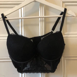 Fin topp - Fin topp. Jättefint skick då den knappt är använd. Frakt betalas av köpare.