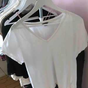  - Vit oversized t-shirt, luftig och skön. 