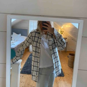  - Sjukt snygg Oversized skjorta från abercrombie & fitch, knappt använd