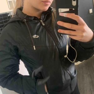  - Nike vindjacka i storlek XS Säljer för 150kr 😊