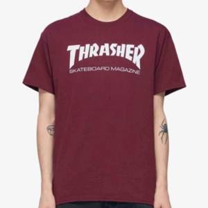 En vinröd thrasher T-shirt som är köpt på Junkyard för 449kr. Fint skick. Kan frakta eller mötas upp. 