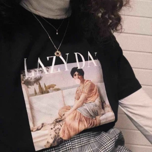  - Väldigt fin T-shirt köpt på Zalando . Använd fåtal gånger och i väldigt bra skick! 👼🏼☁️✨🖼