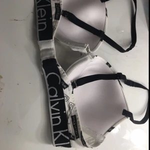  - Calvin klein bh i fint skick