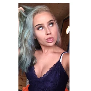  - Blått urringat linne från bikbok