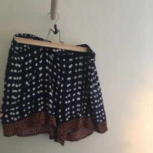  - Rodebjer shorts från förra sommarkollektionen. Sparsamt använda. Frakt ingår.