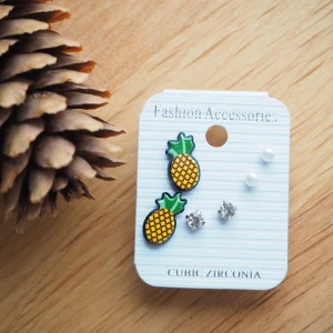  - nya örhängen  49kr/set 