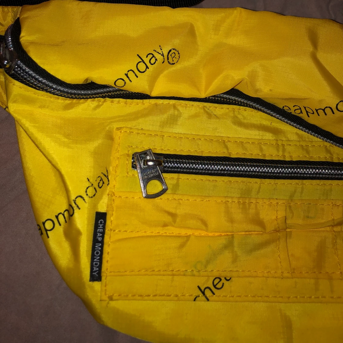 Magväska från cheap monday! - 90