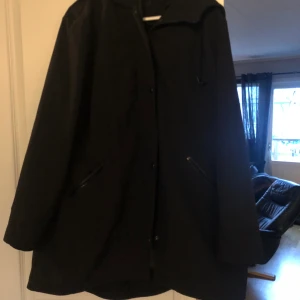 Softshell jacka  - Nästan oanvänd softshelljacka storlek 48 