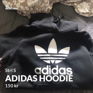 Adidas hoodie - Hoodie från adidas🖤