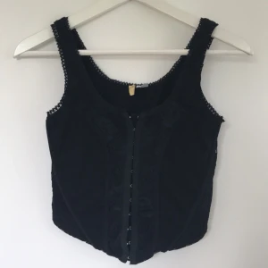  - 🌸Topp/korsett från hm. Kan skockas mot betalning 🌸