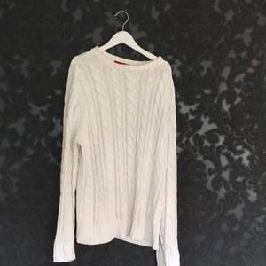  - Fin kabelstickad tröja från redgreen.