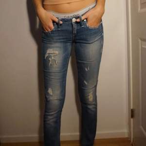 🌹🌹🌹 ‼️SYGGA G-star jeans i äldre modell. Bra skick. Lätta att styla! Gärna med en snygg tisha! ;) (Jag är 174 cm med str S generellt) Frakt ingår i priset‼️ 🌹🌹🌹