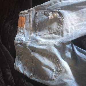 Tighta jeans från Gina tricot, aldrig använda. Strl s//34. Köparen står för ev.frakt. Tar swish 😊