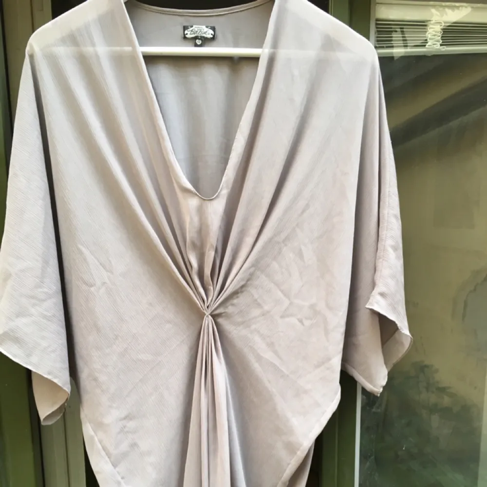 Kaftan från bikbok storlek xs . Klänningar.