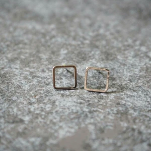  - minimal earrings 