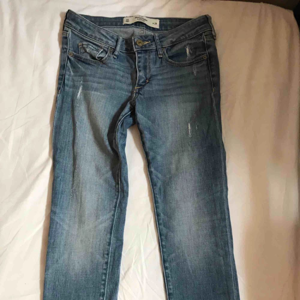 Abercrombie & Fitch jeans strl 00 w 24.  Nyskick. . Jeans & Byxor.