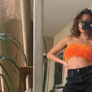  - rolig lite halsduk som kan användas som topp(eller halsduk lol) 