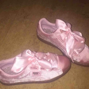  - Helt nya!  Storlek 38  Pris kan diskuteras vid snabbaffär ! 