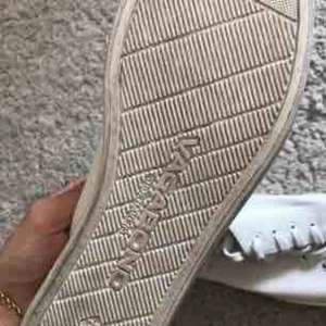  - Vagabond vita sneakers   Sparsamt använda ! Strl 37