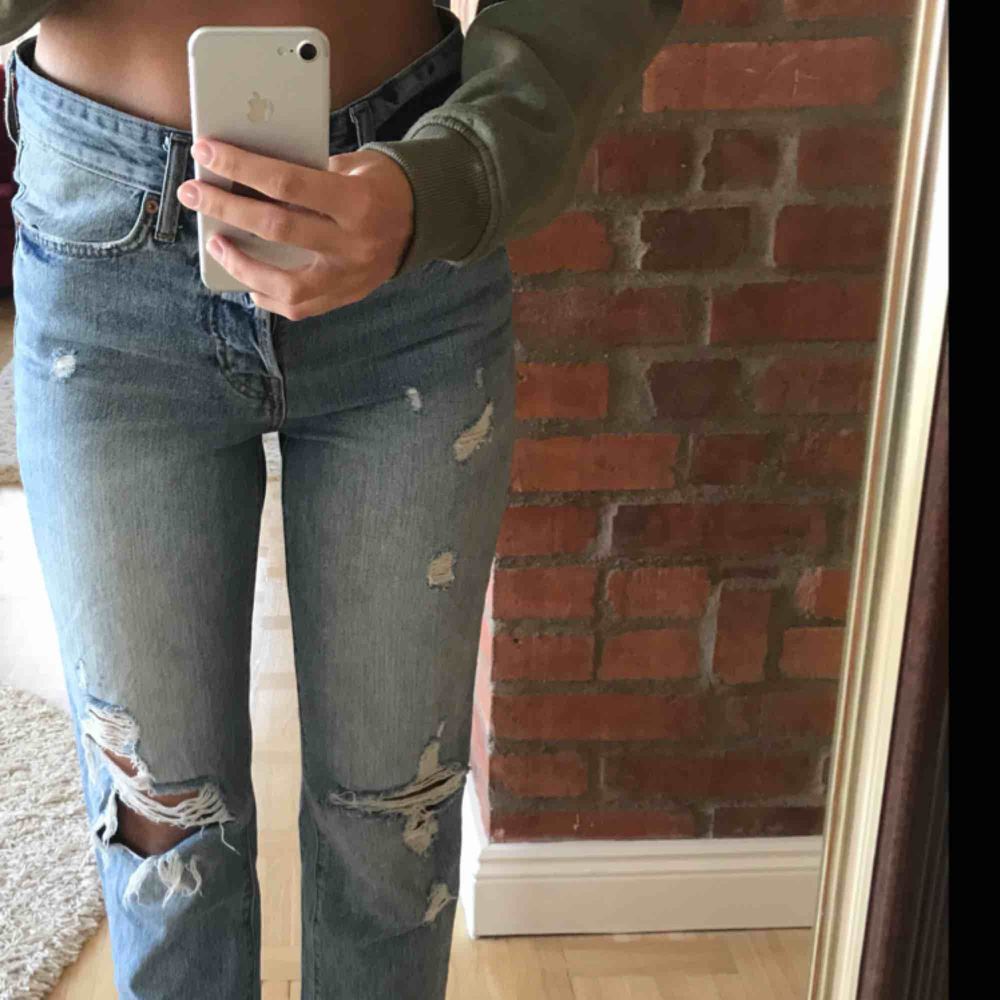 Ett par fina vintage straight jeans, nästan helt oanvända. Jeans & Byxor.