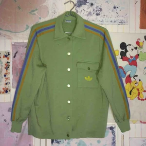  - Äkta Retro 60/70-tals ADIDAS i någon ull-blandning!  Perfekt för hösten/vintern. Strl ca M med stretch!  I jättebra skick!  Finns i Sthlm. Möts helst upp, annars betalar köparen frakten.  Pris kan diskuteras vid snabb och smidig affär! ✨  Har Swish! ✨