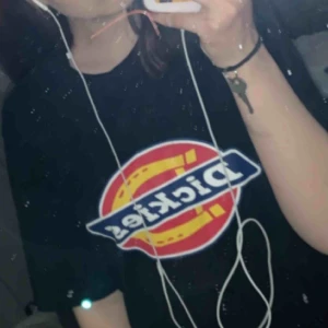  - Dickies tröja i bra skick. Finns i Borlänge annars fraktas:)