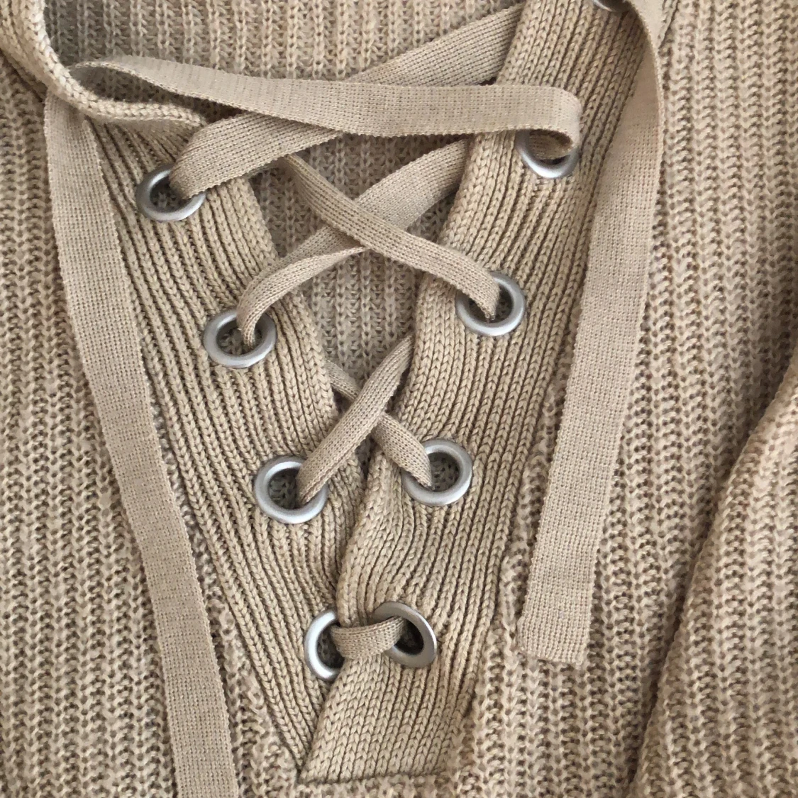 Beige stickad tröja - 91