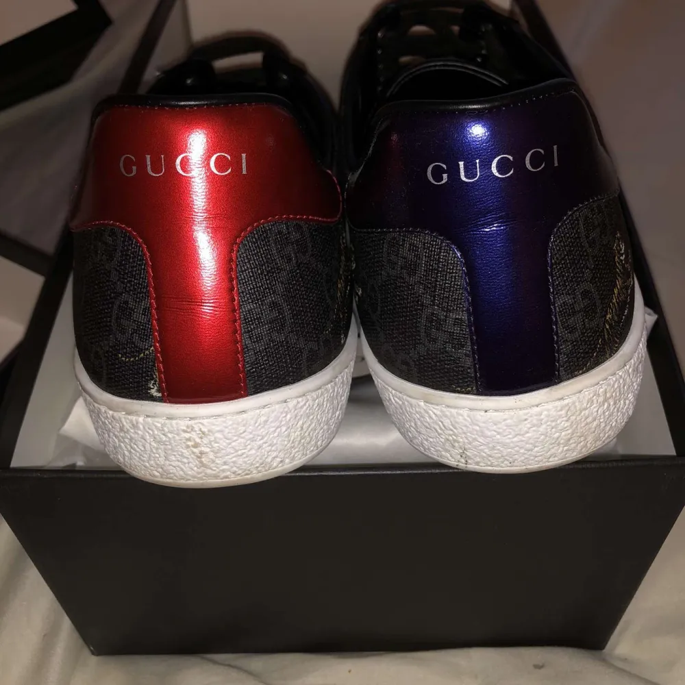 Äkta gucci skor storlek 45, orginal köpt från gucci, orginal pris -:5500. Skor.