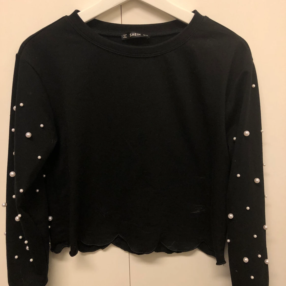 sweatshirt med pärlor