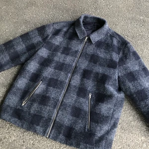 Ull jacka - Häftig ulljacka som liknar our legacy stilen. Den är väldigt snygg oversized. 😻