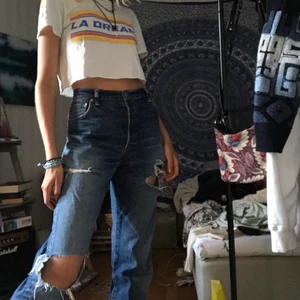Croptop från UrbanOutfitters - Så fin korttröja i gott skick, säljer för att jag inte använder den längre! 💓💓