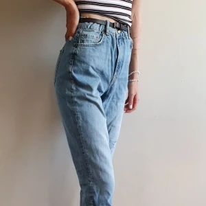 Boyfriend jeans - Snygga boyfriend jeans från Pieces, storlek M (sitter dock mer som S). Inte använda på ett bra tag då de är för stora för mig, därav i väldigt bra skick! Kan mötas upp i Uppsala/Stockholm, skickas annars mot fraktkostnad.🥰