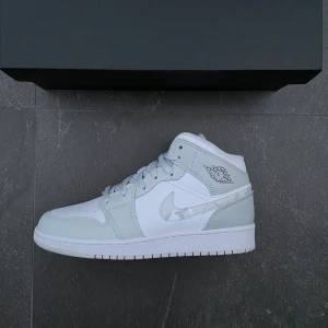 Air jordan 1 mids - Helt nya, storlek: 40,39,38,5
