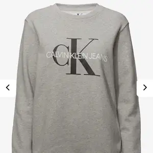 En äkta sweatshirt ifrån Calvin Klein. Aldrig använd då den är för liten för mig. Kontakta vid intresse💞