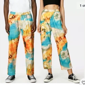 SWEET SKTBS | Byxa - Sweet Loose Surfer  - Unisex byxor, inköpta på junkyard, tyvärr aldrig använda. Originalpris 349