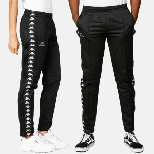 Kappa astoria snap - Kappa astoria snap byxor i strl L men skulle säga att de sitter mer som M/S. Endast använda en gång så i väldigt bra skick. Köpta för 700kr på junkyard. Priset kan diskuteras men är i totalt nyskick.