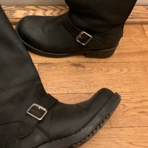 Johnny Bulls stövlar  - Stövlar i storlek 37. 