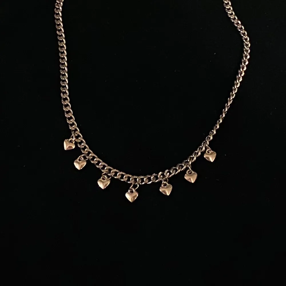 Handgjort halsband i silver💘 Frakt 11kr💞 Fler smycken på insta @sthlm.jewelry💘. Accessoarer.