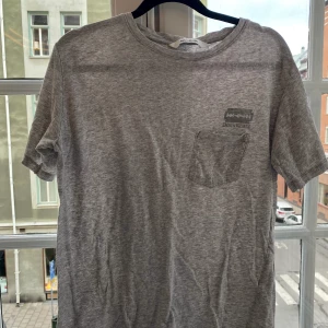 Zadig and Voltaire grå t-shirt - Knappt använd 