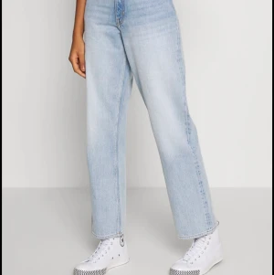 Monki Taiki jeans - Knappt använda, då de är för stora till mig...