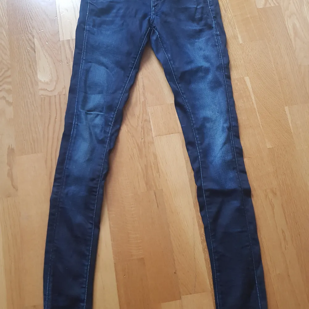 G star jeans stl XS ( 25 ), i nyskick 200 kr, köparen står för frakten . Jeans & Byxor.