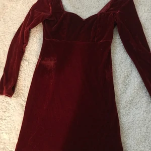 Röd klänning satin  - Jul/nyår outfit