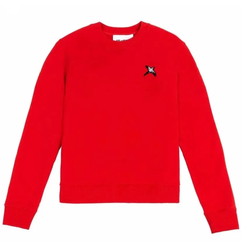 Säljer en röd as snygg Axel Arigato sweatshirt köpt här på Plick.😇 💙 Den är i väldigt fint skick och sparsamt använd. Storlek S.. Hoodies.