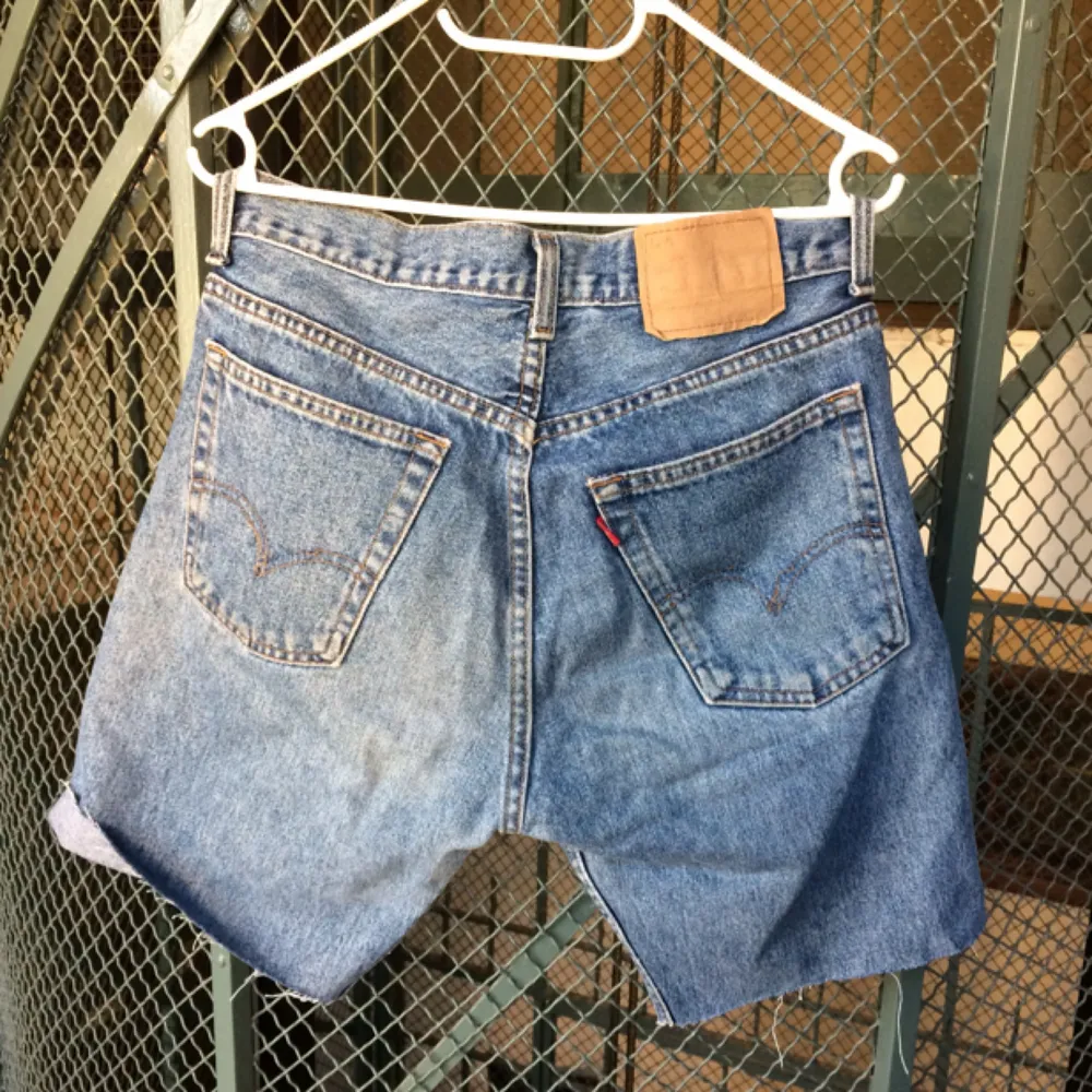 Vintage Levis avklippta byxor. Shorts.