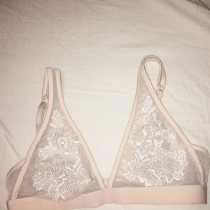  - Jättefin spetsbh från NAKD! 