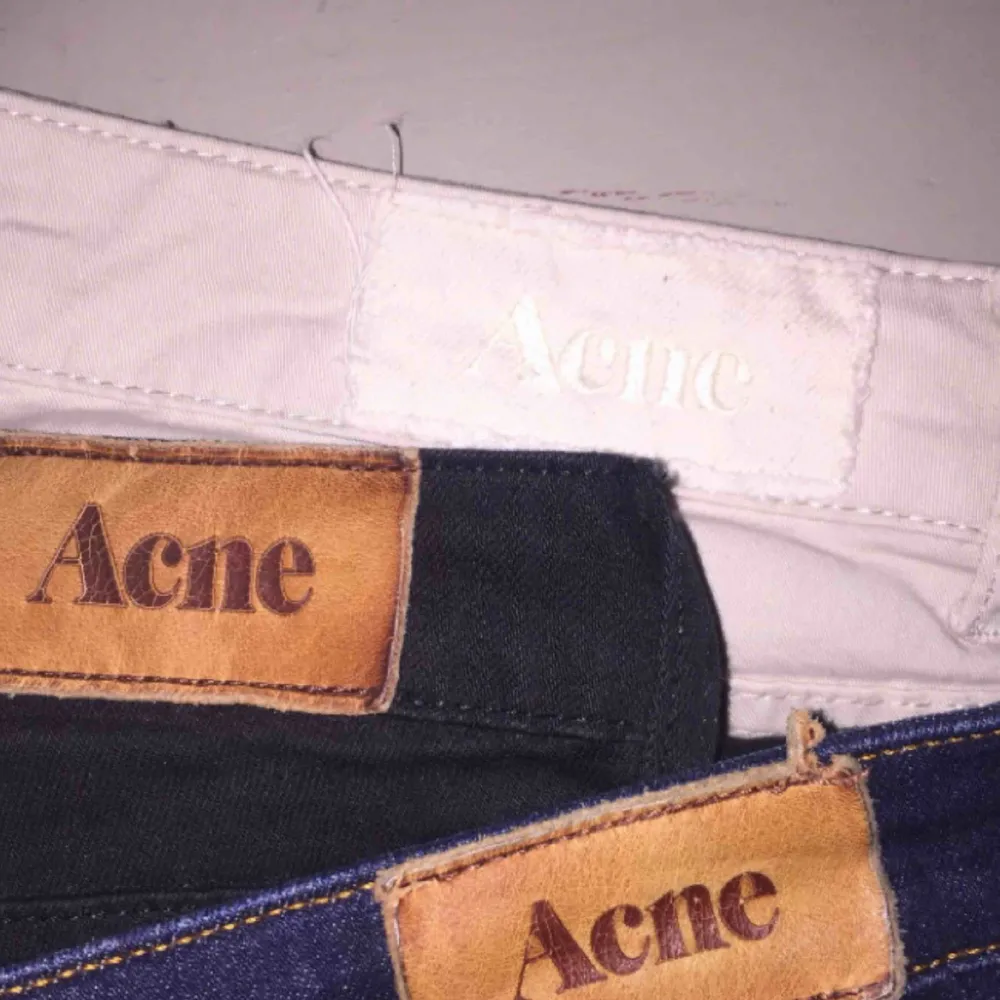 Acne jeans, sparsamt använda Stretchig modell så passar även storleken under/över . Jeans & Byxor.