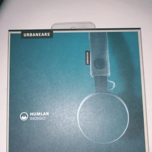  - Helt nya (även oöppnade) urabanears i blått! Jag har redan ett par så behövde inte ett par till, eftersom jag har ett par egna vet jag att ljudet är grymt! Köparen står för frakten 🤩