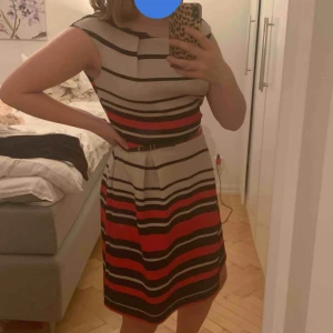  - Tommy hilfiger klänning köpt i USA. Använd några gånger!