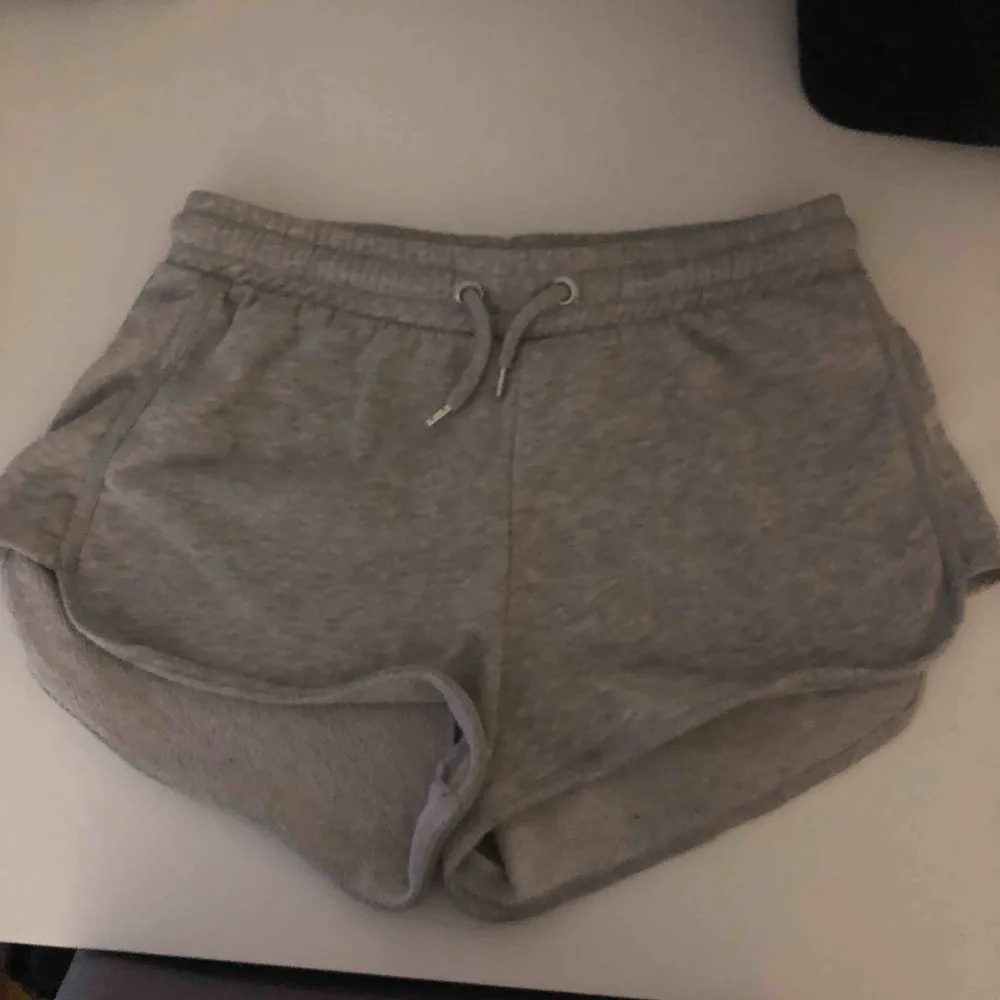 Mjukis shorts från Gina, frakten ingår i priser 💞. Shorts.